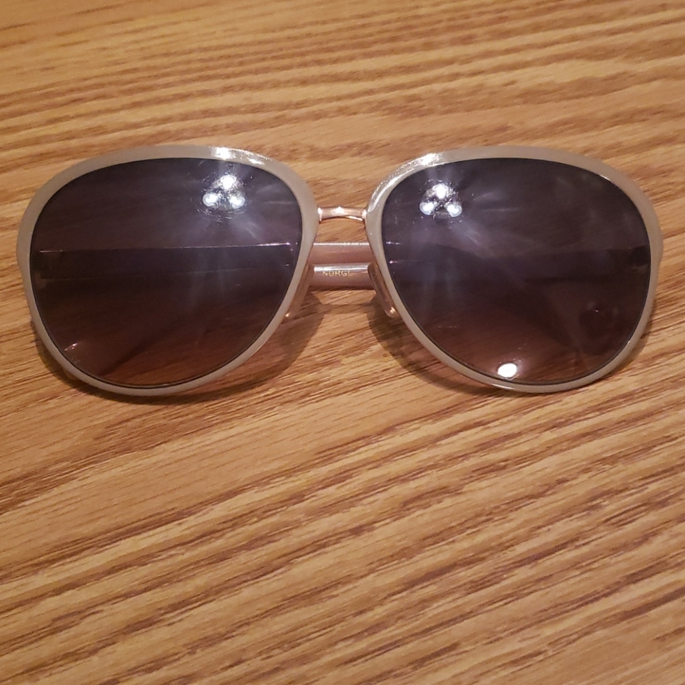 Aviator Style Sun Glasses